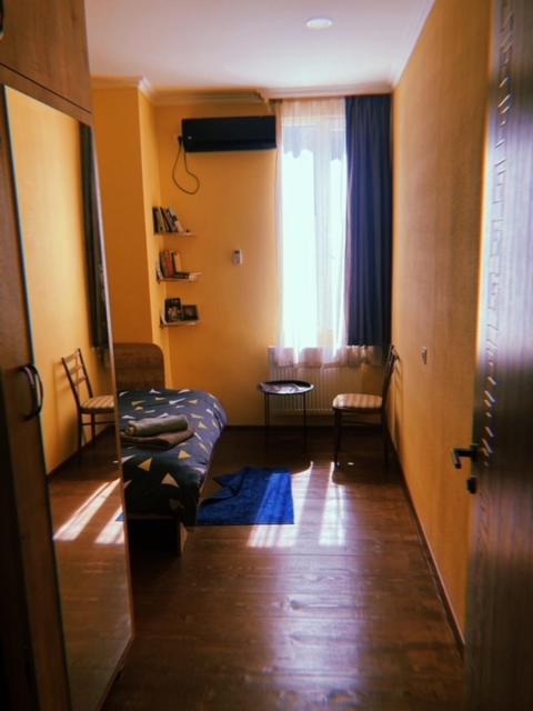 Home Away Home In Heart Of Tbilisi Esterno foto