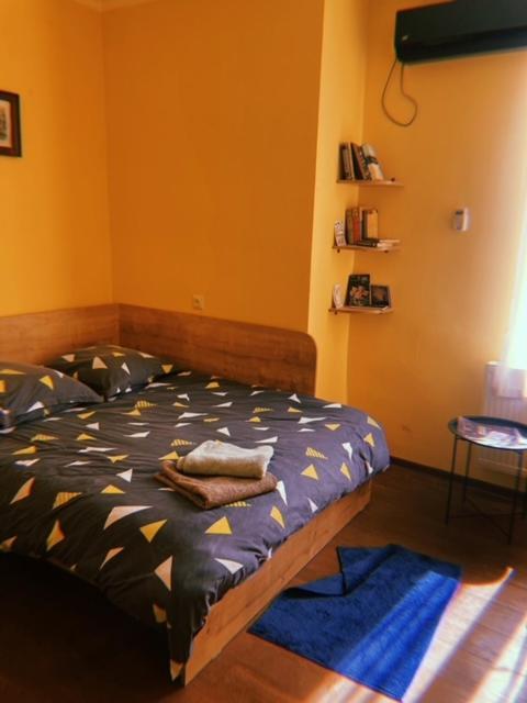 Home Away Home In Heart Of Tbilisi Esterno foto