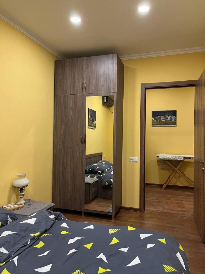 Home Away Home In Heart Of Tbilisi Esterno foto